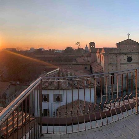 Апартаменти Mansarda Con Vista In Centro A П'яченца Екстер'єр фото